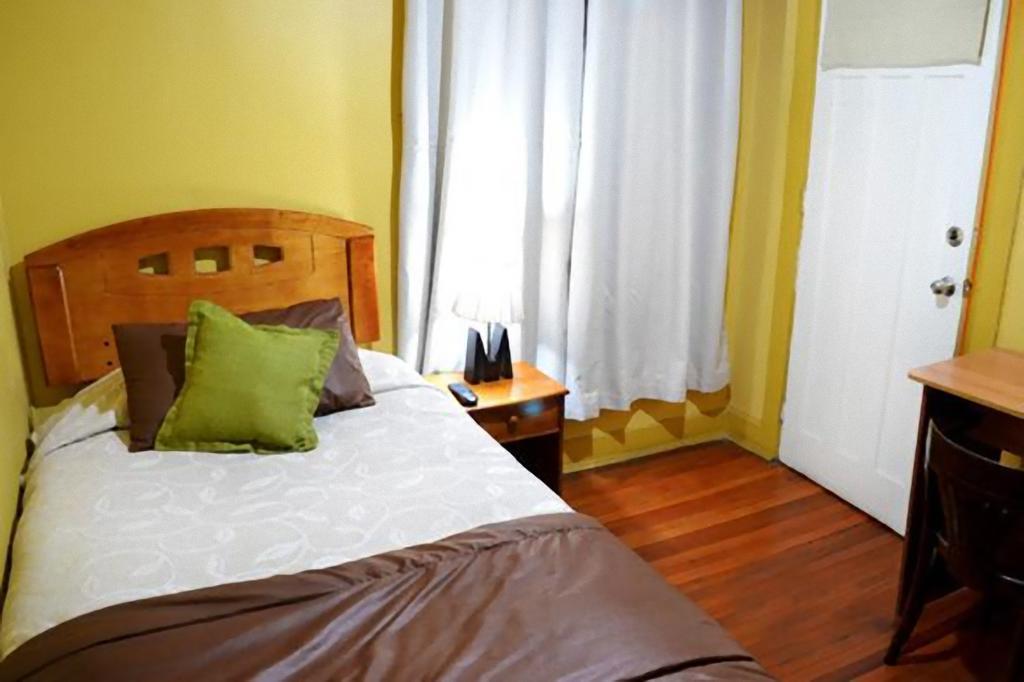 Hotel Almenas Сантьяго Номер фото